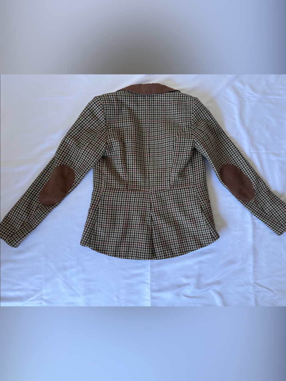 Beautiful H&M Brown Houndstooth Blazer with Burgundy Lining Size 4 - Picture 3 of 8